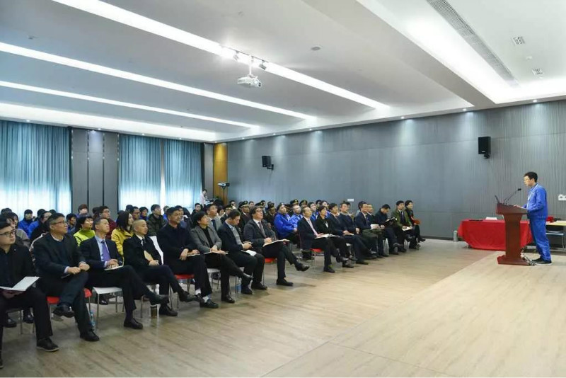 跨越新年代，共谱新篇章——巨人集团召开2020’迎春大会(图2)