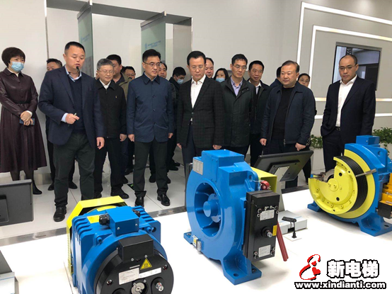 重庆市潼南区党政代表团莅临施密特电梯考察(图1)