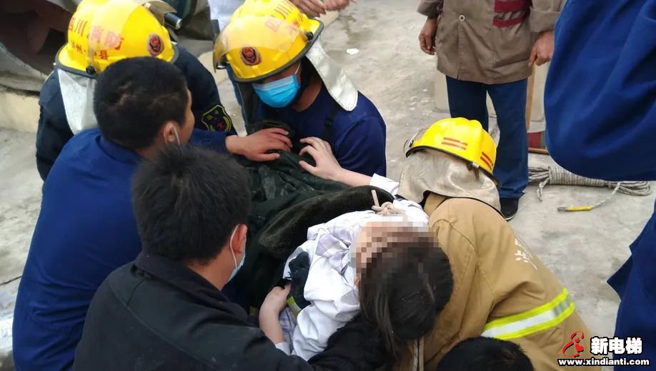 女孩不慎掉入26层电梯公寓的烟道……(图7)