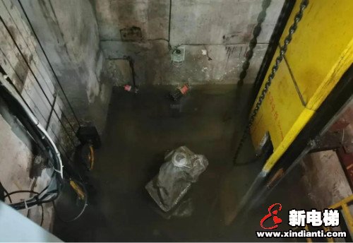 夏季暴雨太任性，电梯安全需注意(图2)