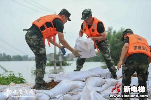 康力电梯安徽分公司慰问抗洪抢险一线武警官兵