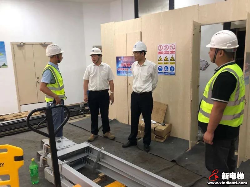 康力电梯董事长王友林现场慰问节日期间坚守一线的工程团队(图4)