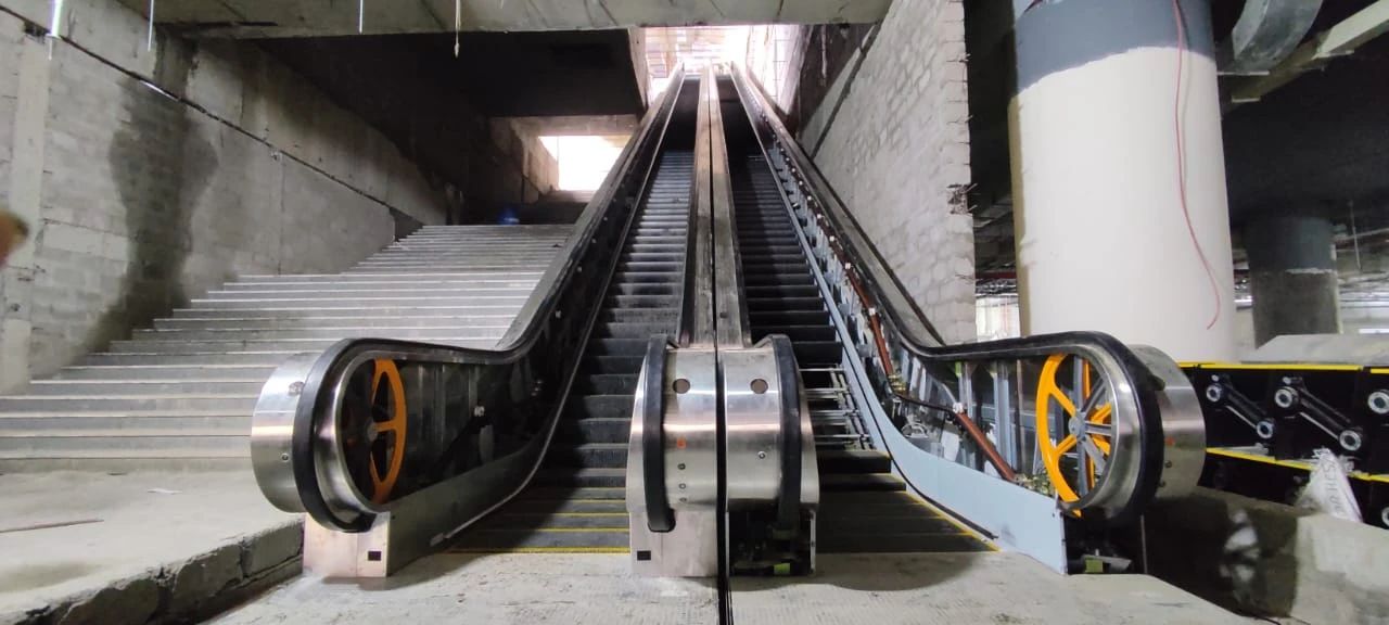 提升高度创印度之最！远大“智造”孟买地铁“超级扶梯”完成主体安装！