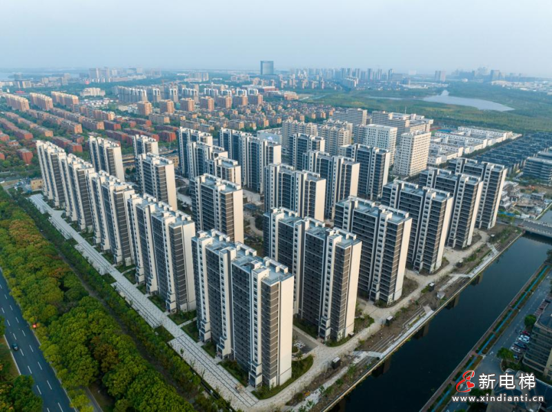 完美交付！67台康力电扶梯进驻上海临港主城核心