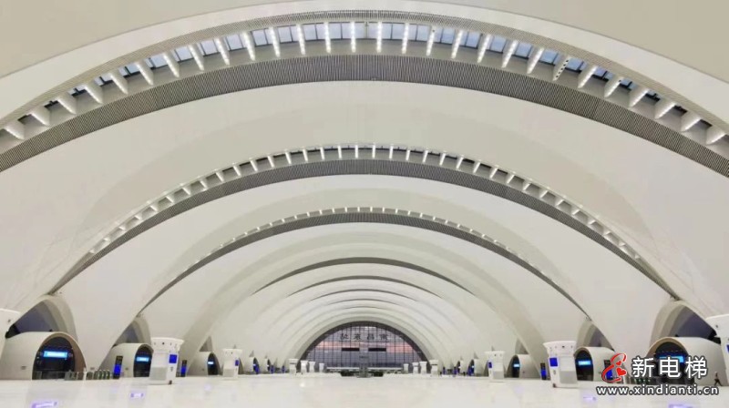 奋斗英雄城 共创南昌东——远大博林特111台电梯助力南昌东站正式开通(图2)