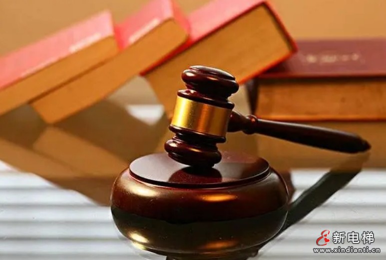 北京一患者在医院乘扶梯摔伤，起诉赔偿被驳回！换成商场是否判赔？