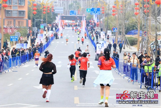 康力电梯助力 2024成都首场国家级马拉松开跑(图7)