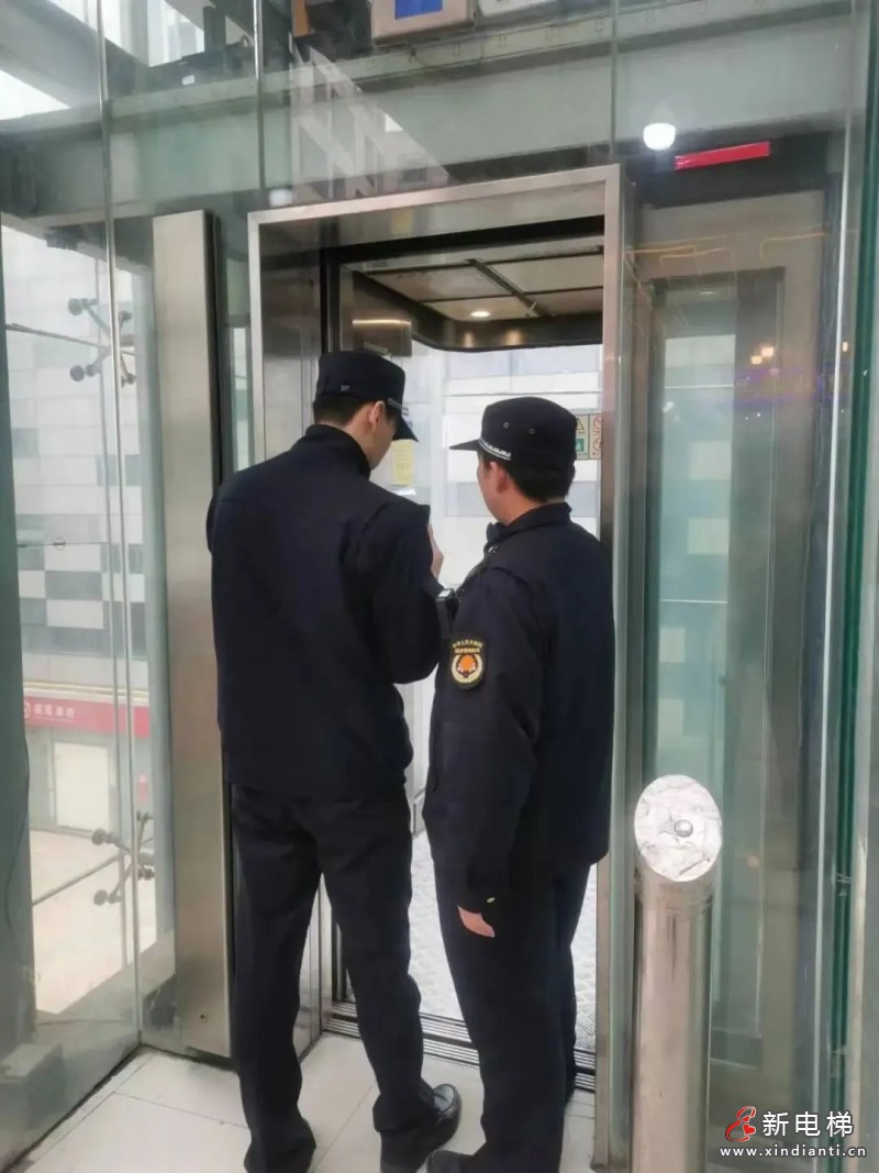 上海公布控烟案例：商业广场2部公共电梯内无禁烟标识被处罚(图2)