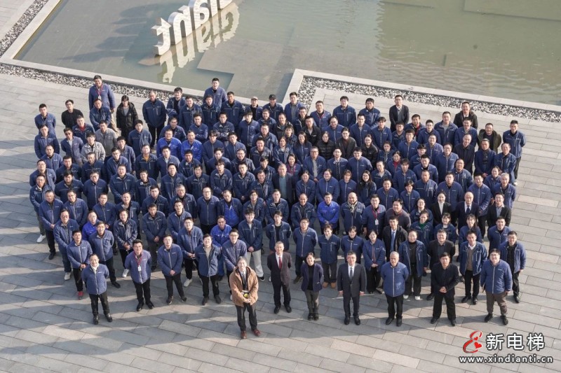 龙腾蛇舞迎新春 砥砺前行迈新程——巨龙电梯2025年迎春大会(图14)