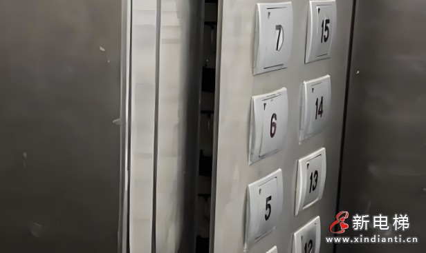 春节期间北京石景山区居民们享受到了电梯更新带来的实惠