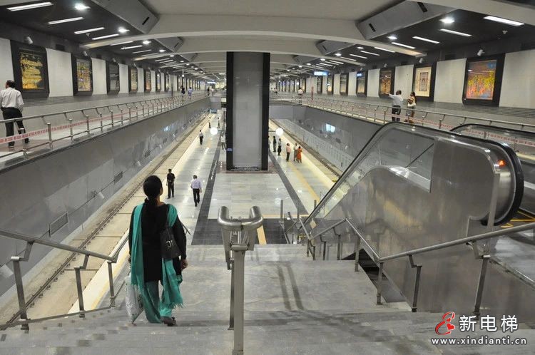 康力189台重载扶梯持续助力印度轨交建设(图2)