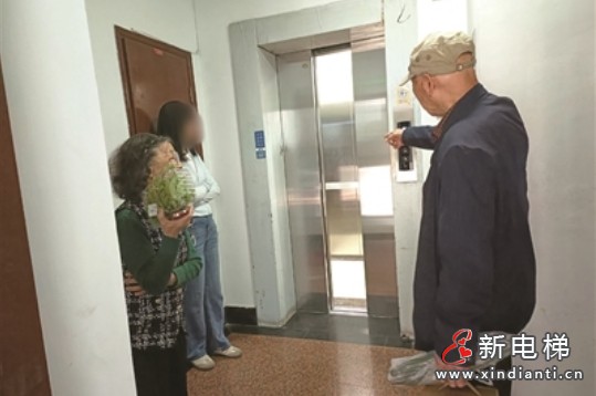 杭州市西湖区刚更新的电梯频繁出现故障，还困人