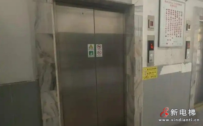 上海闵行某小区新电梯投入使用仅1年半，频繁出现"虚假超载"警报