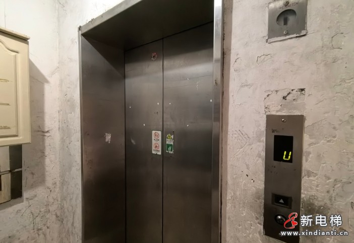 杭州某小区出现电梯急降安全隐患 业主们有点提心吊胆