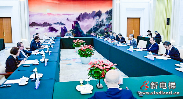 奥的斯全球公司董事会主席接受王毅会见(图2)