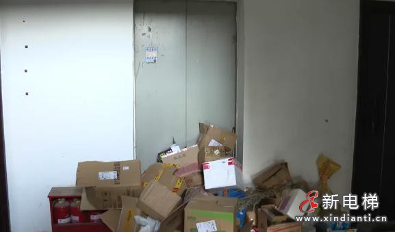 四川攀枝花米易县某小区交房入住8年，两栋楼的电梯一直都没有投入使用