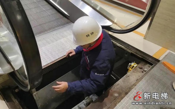 老旧电梯“体检”进行时：四川雅安筑牢上下安全屏障