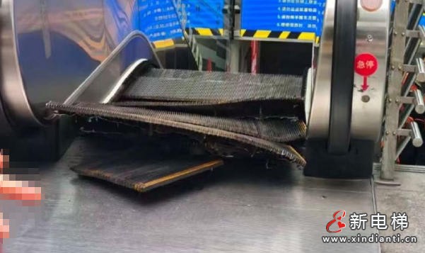 上海杨浦一商场扶梯踏板突然凸起堆叠！初步认定为电梯加热管损坏所致