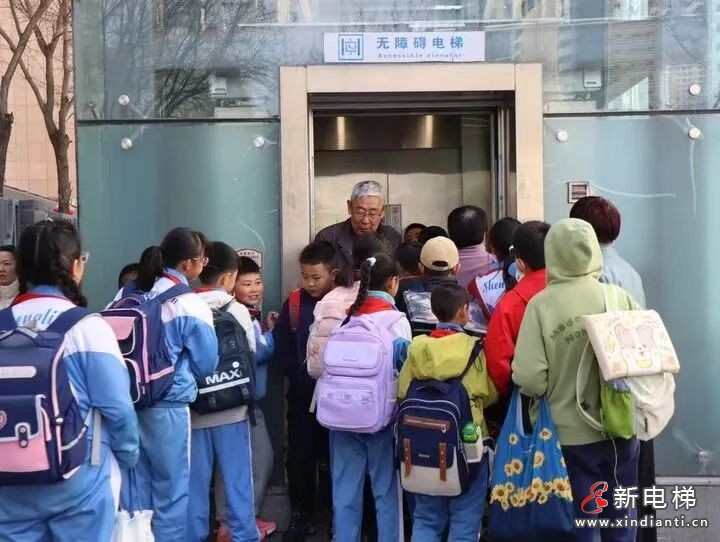 十年建258部!西宁过街电梯绘就高原民生图景(图3) 微信图片_20260410165954_140_24