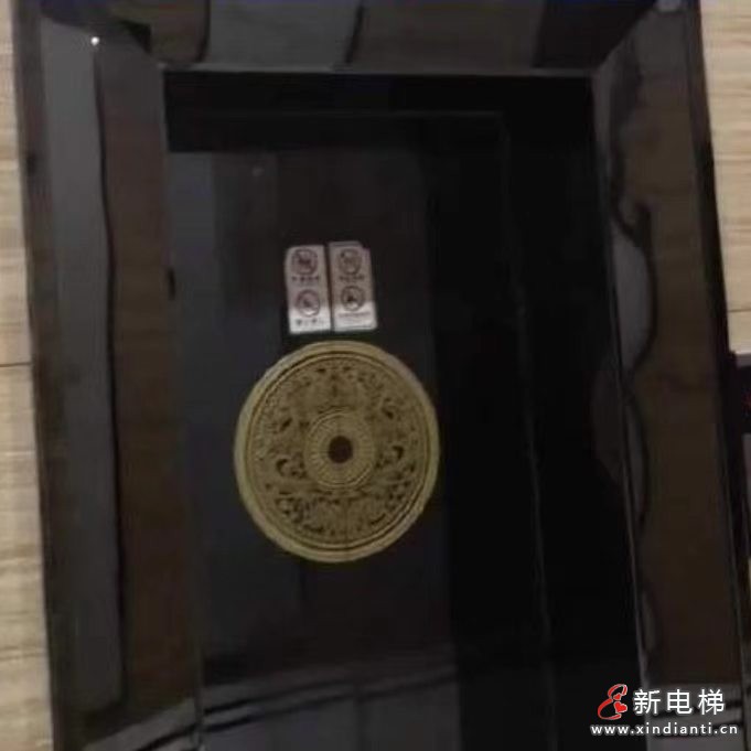 上海一公寓电梯形似棺材引争议 外卖员夜间不敢单独乘坐