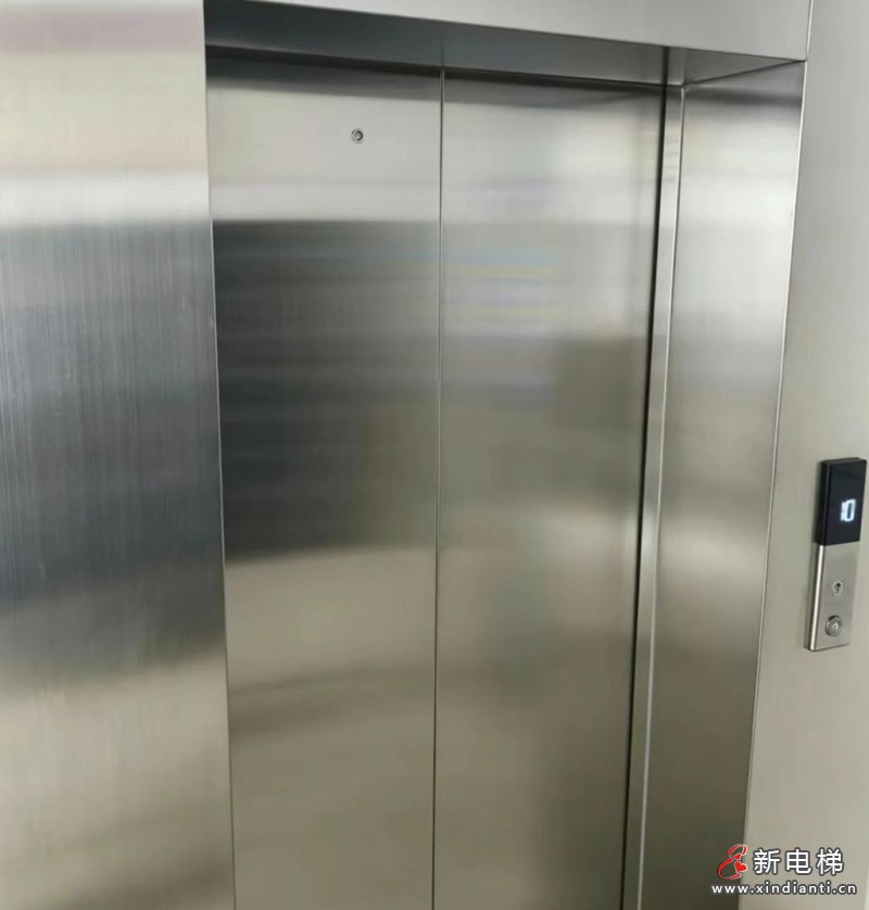 上海宝山老旧电梯焕新升级 切实点亮居民幸福生活