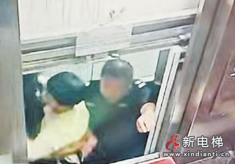 哈尔滨一老旧电梯急速下降困人16分钟 物业已申请更新改造