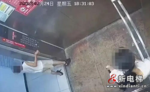 湖北仙桃一女子电梯内与人冲突 教唆男童共同动手引热议