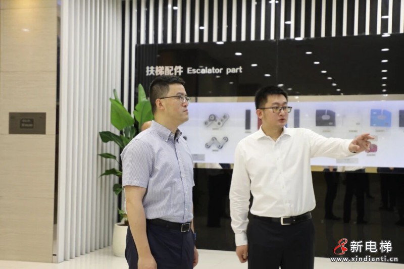 吴江区委副书记、区长曹晔调研康力电梯(图2) 吴江区委副书记、区长曹晔调研康力电梯(图2)