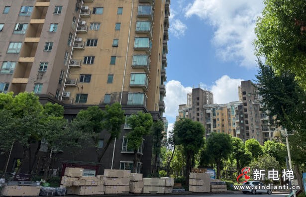 浙江绍兴一小区50台电梯集中更新 超长期特别国债托底实现居民近零自费