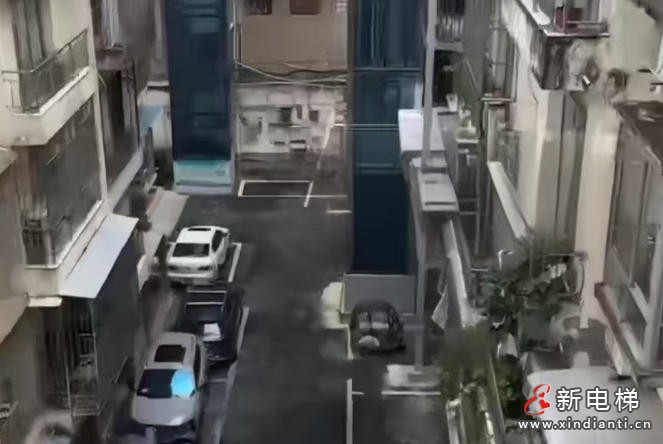 四川遂宁一小区室外加装的电梯占用通道延误火灾救援 街道办正调查
